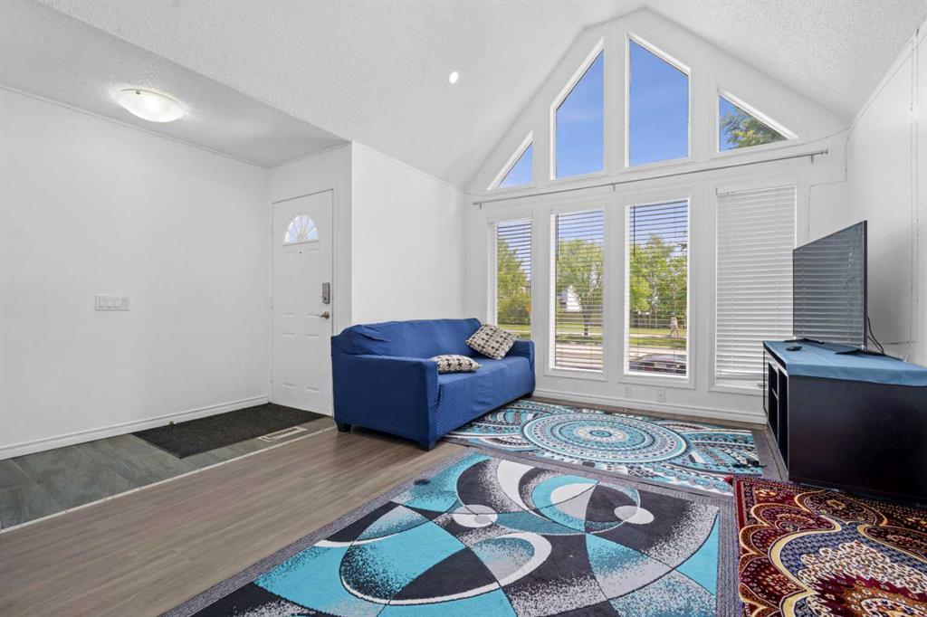 6509 68 Street NE photo 4