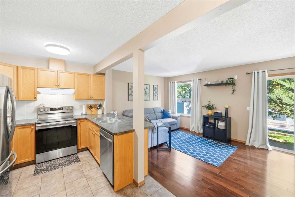 96 Eversyde Court SW photo 5