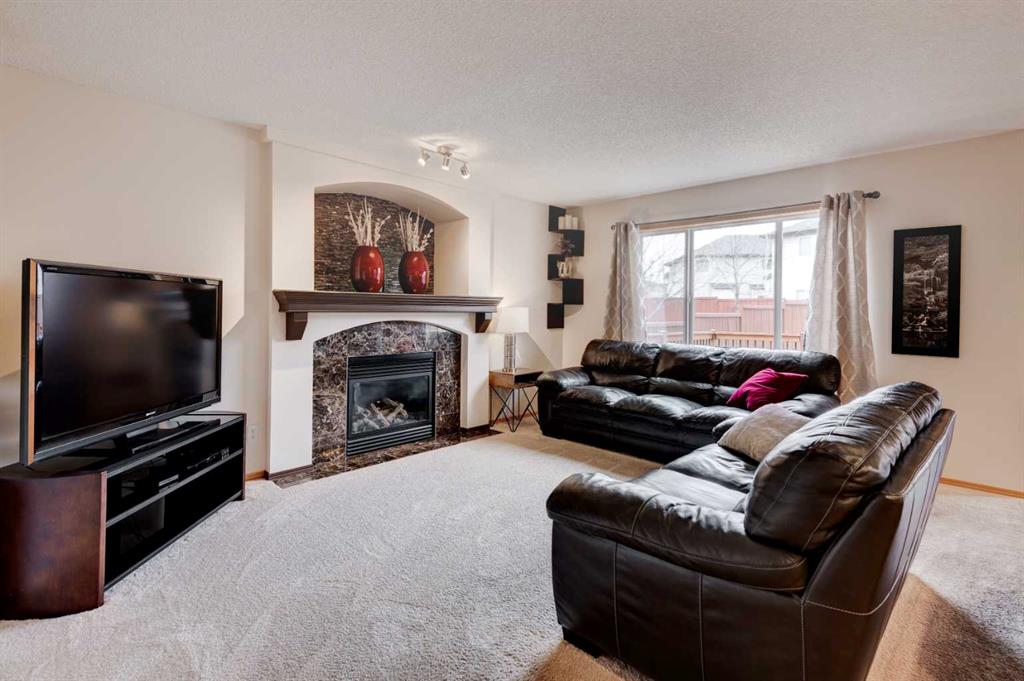 41 Chapman Close SE photo 2