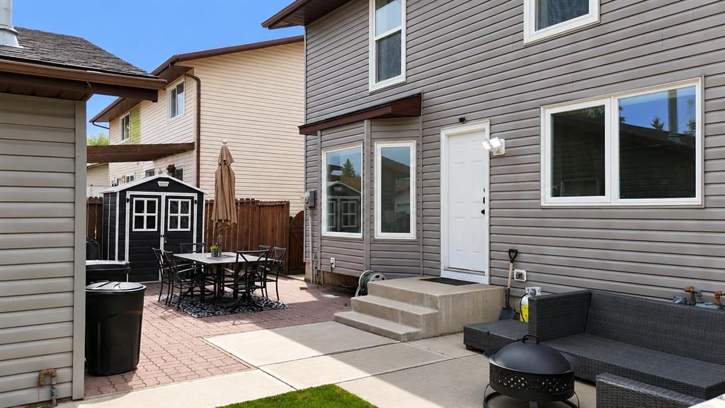 2129 Summerfield Boulevard SE photo 3