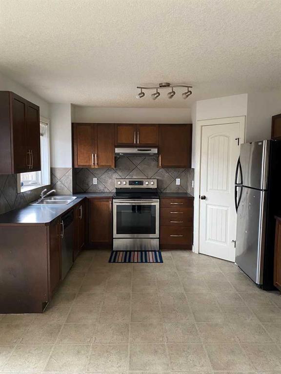 210 Saddlebrook Way NE photo 3