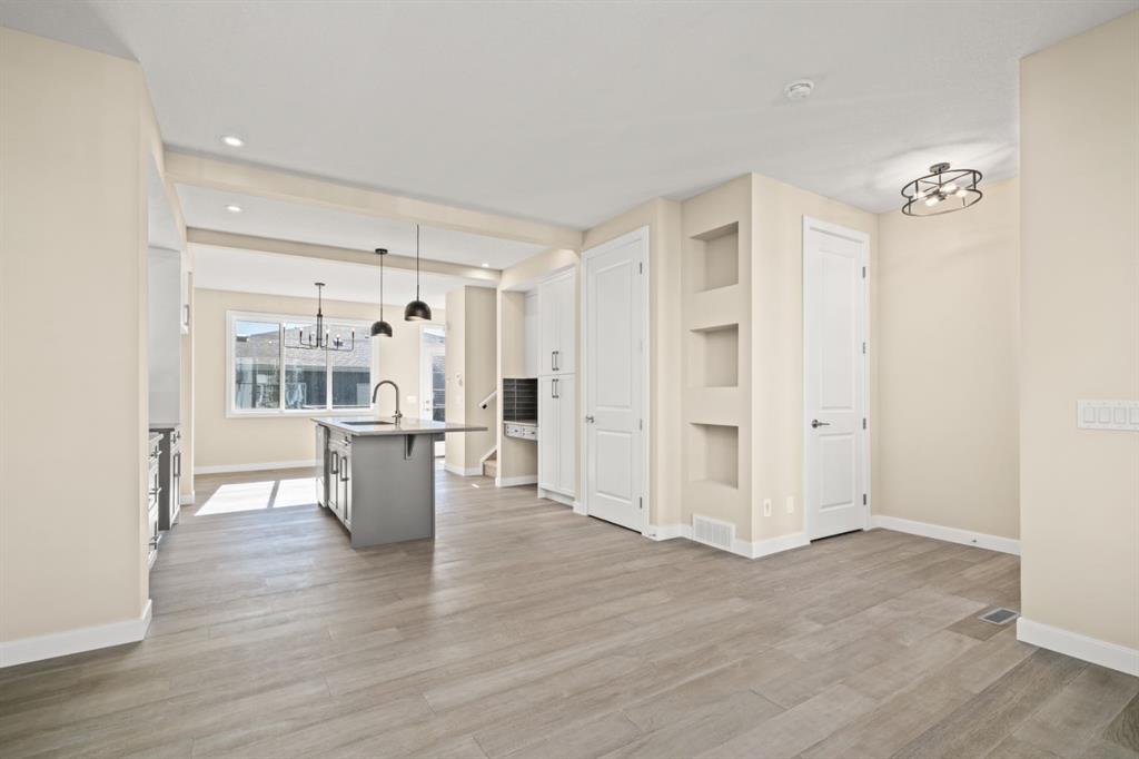 388 Sora Boulevard SE photo 3