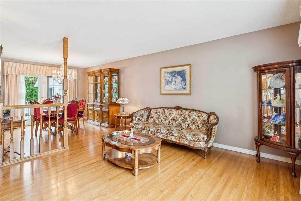 5036 Vallance Crescent NW photo 3