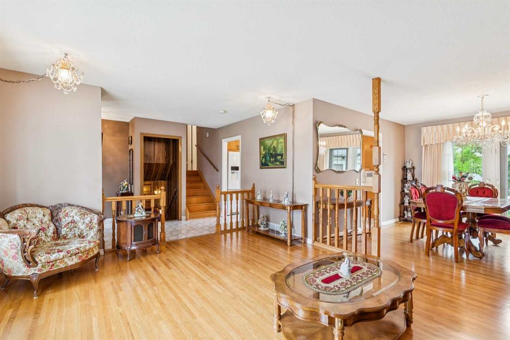 5036 Vallance Crescent NW photo 4