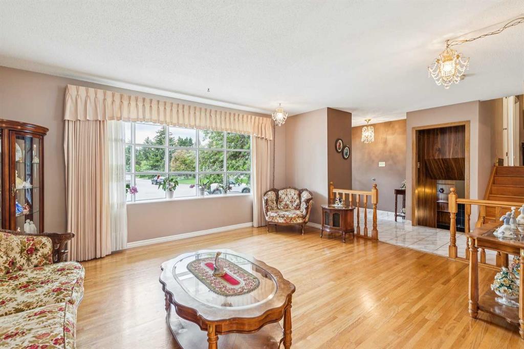 5036 Vallance Crescent NW photo 5