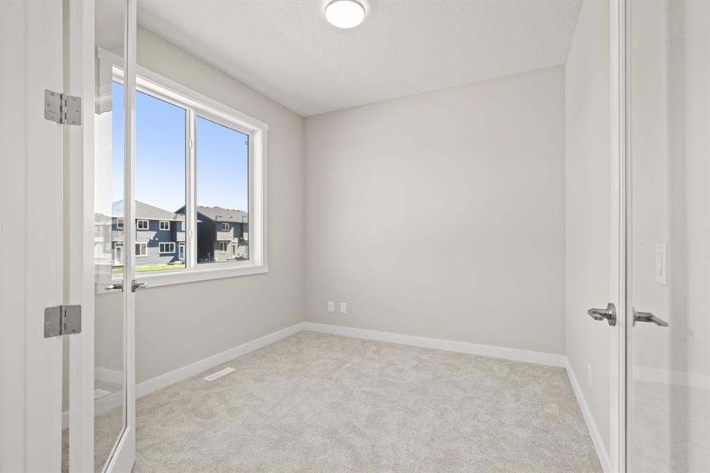 118 Sora Gardens SE photo 5