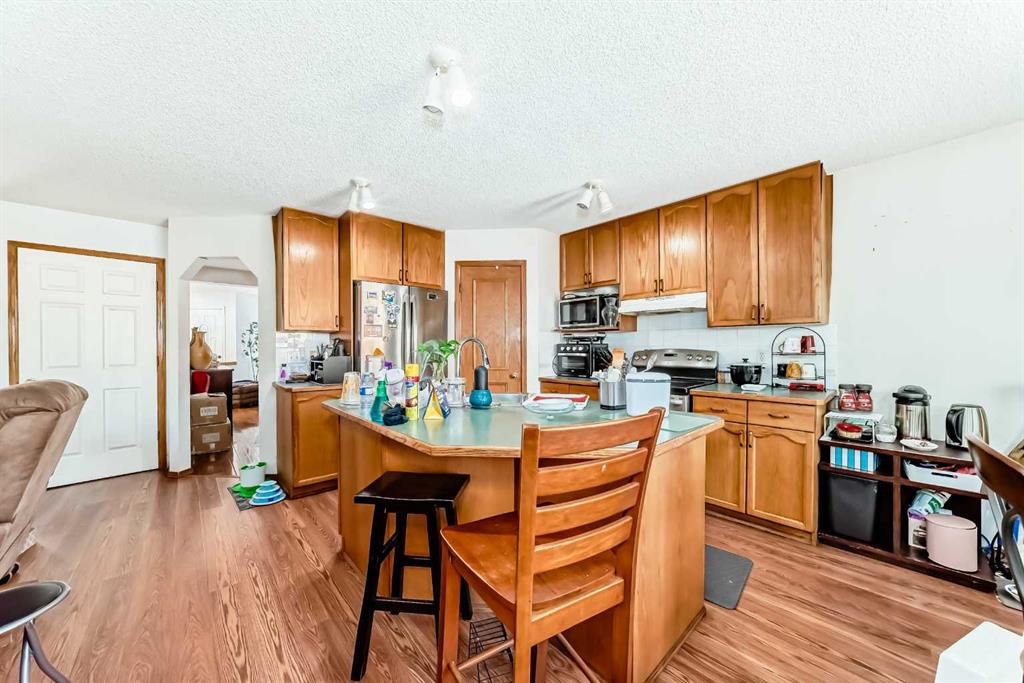 182 Somerglen Road SW photo 2
