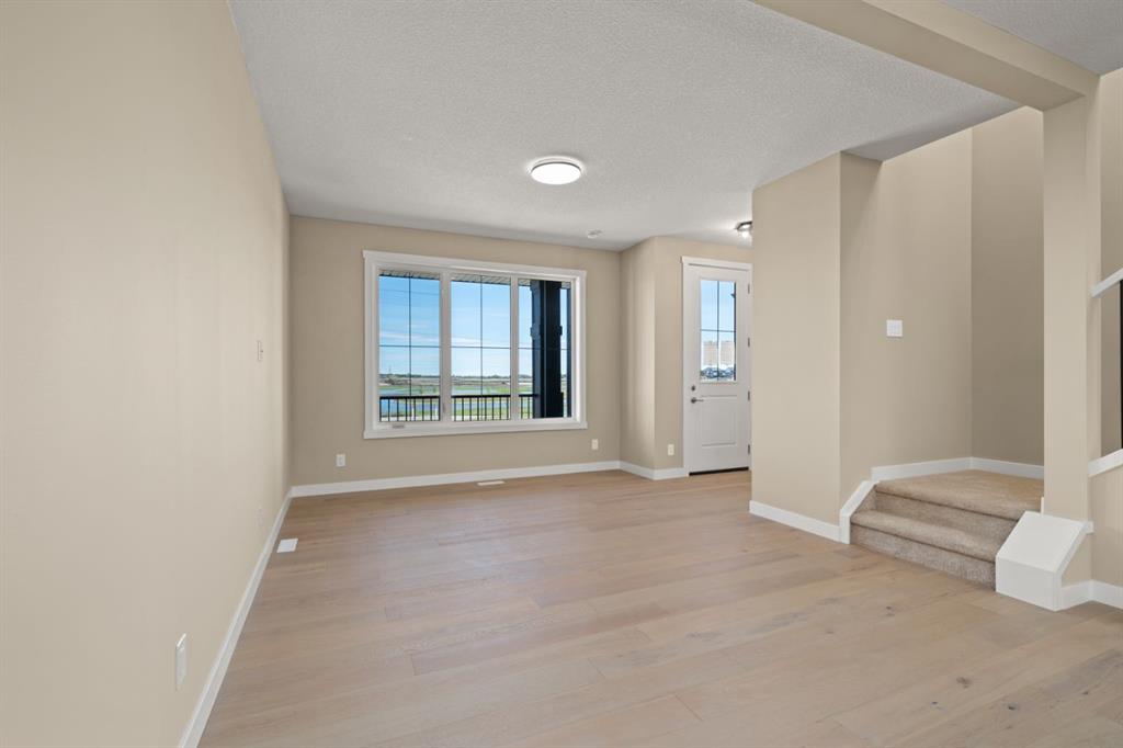 676 Sora Boulevard SE photo 2