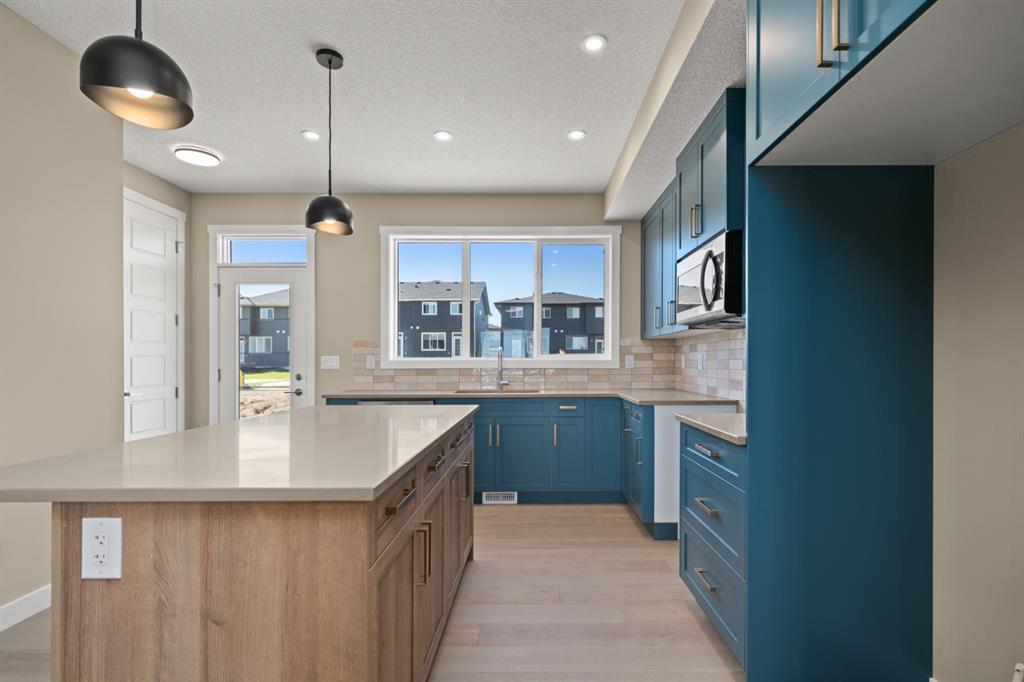 676 Sora Boulevard SE photo 4
