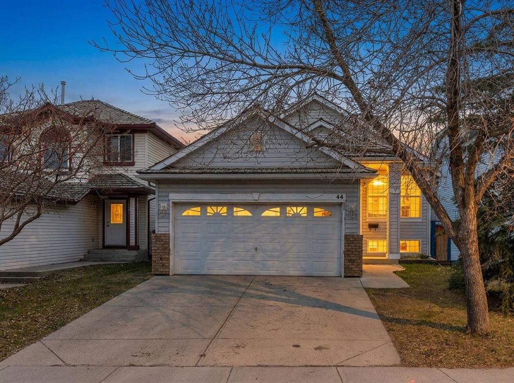 44 Douglas Glen Crescent SE