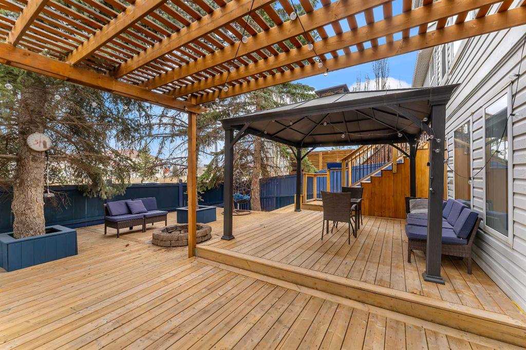 44 Douglas Glen Crescent SE photo 2