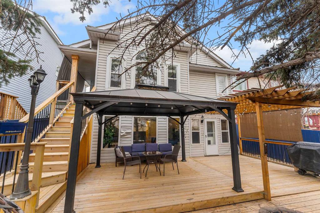 44 Douglas Glen Crescent SE photo 3