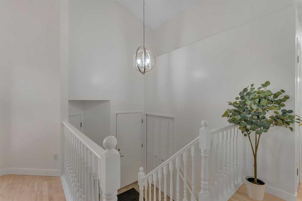 44 Douglas Glen Crescent SE photo 5