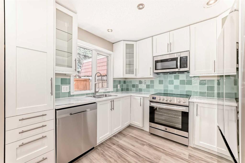 714 Willow Park Drive SE #8 photo 3