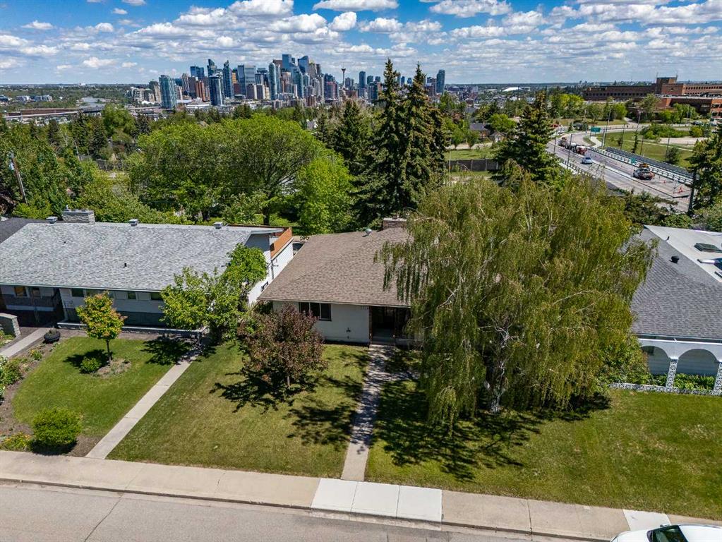 1738 Suffolk Street SW photo 2