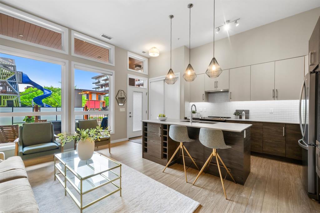 122 Mahogany Centre SE #128