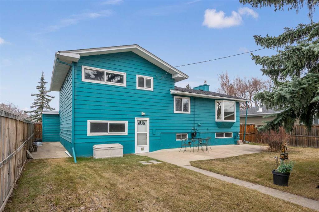 67 Hooke Road SW photo 2