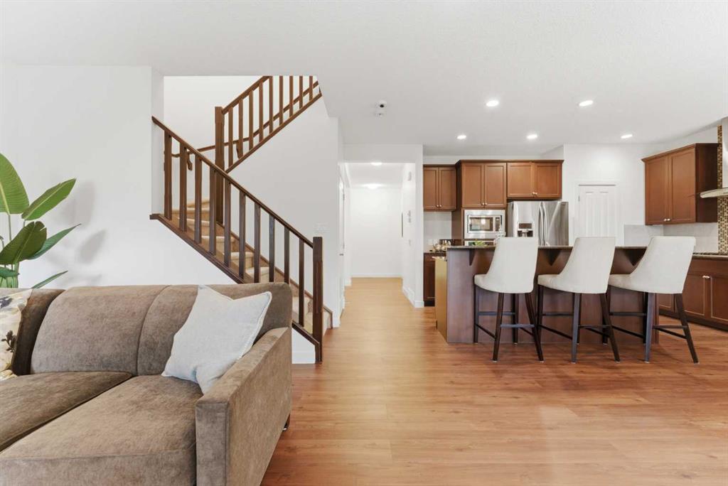 102 Cranarch Common SE photo 3