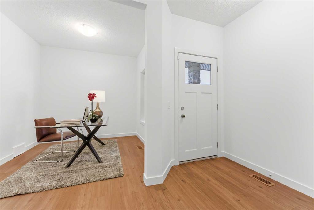 102 Cranarch Common SE photo 4
