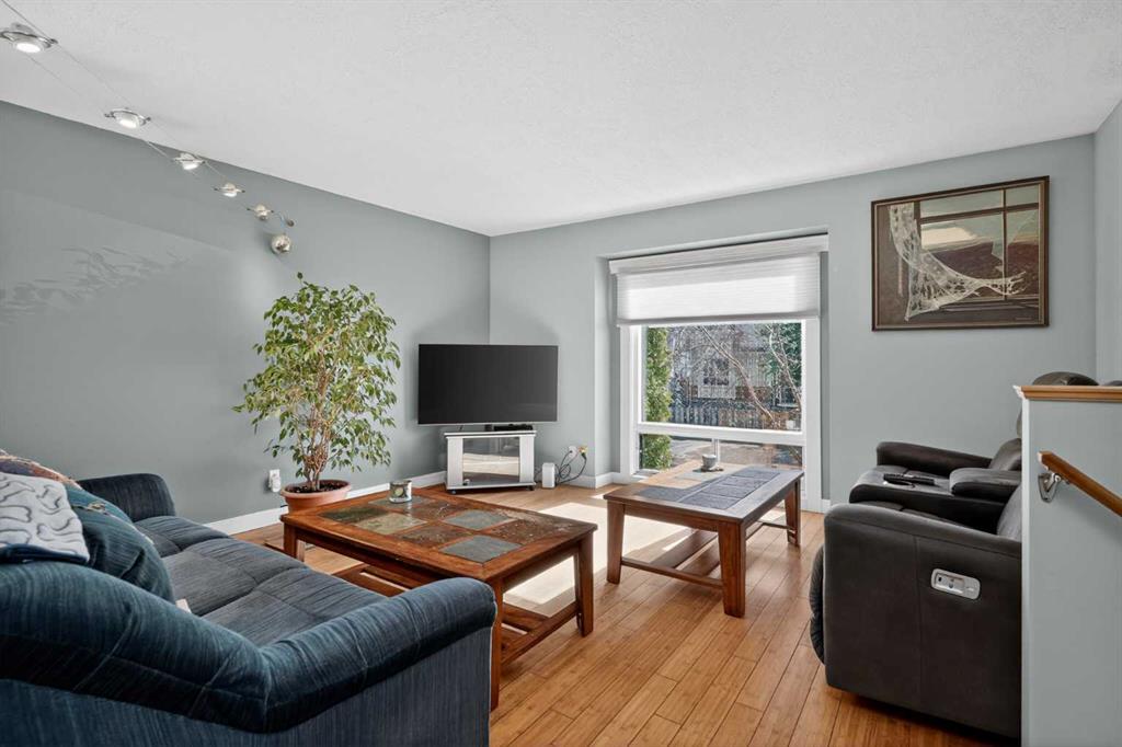 13 Taraglen Road NE photo 4