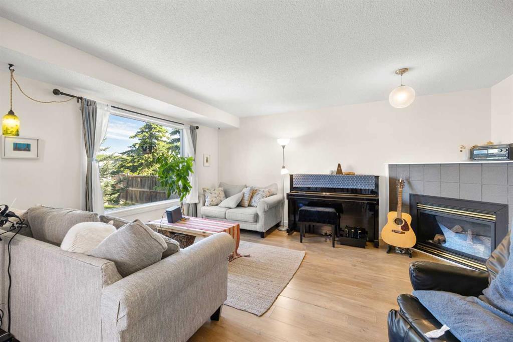 141 Citadel Bluff Close NW photo 3