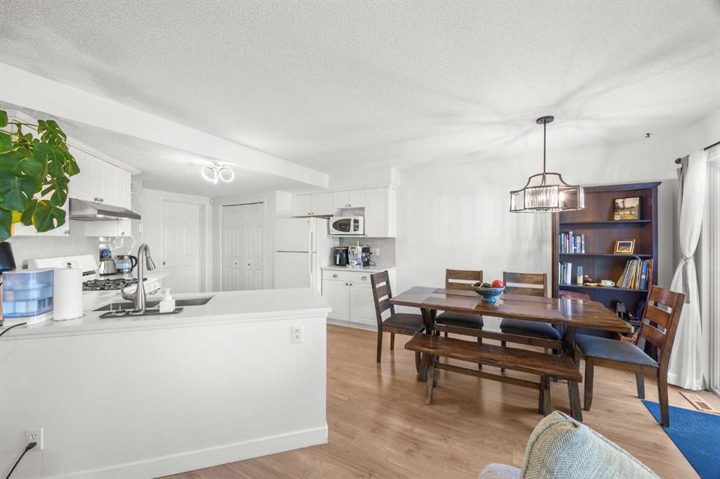 141 Citadel Bluff Close NW photo 4