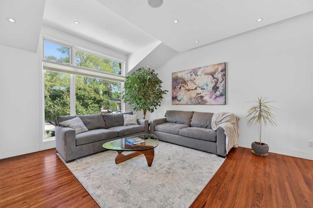 5119 Vallance Crescent NW photo 4