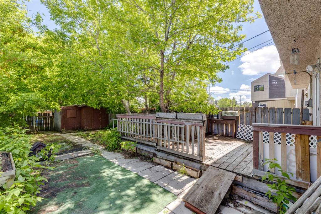 2030 39 Street SE photo 2