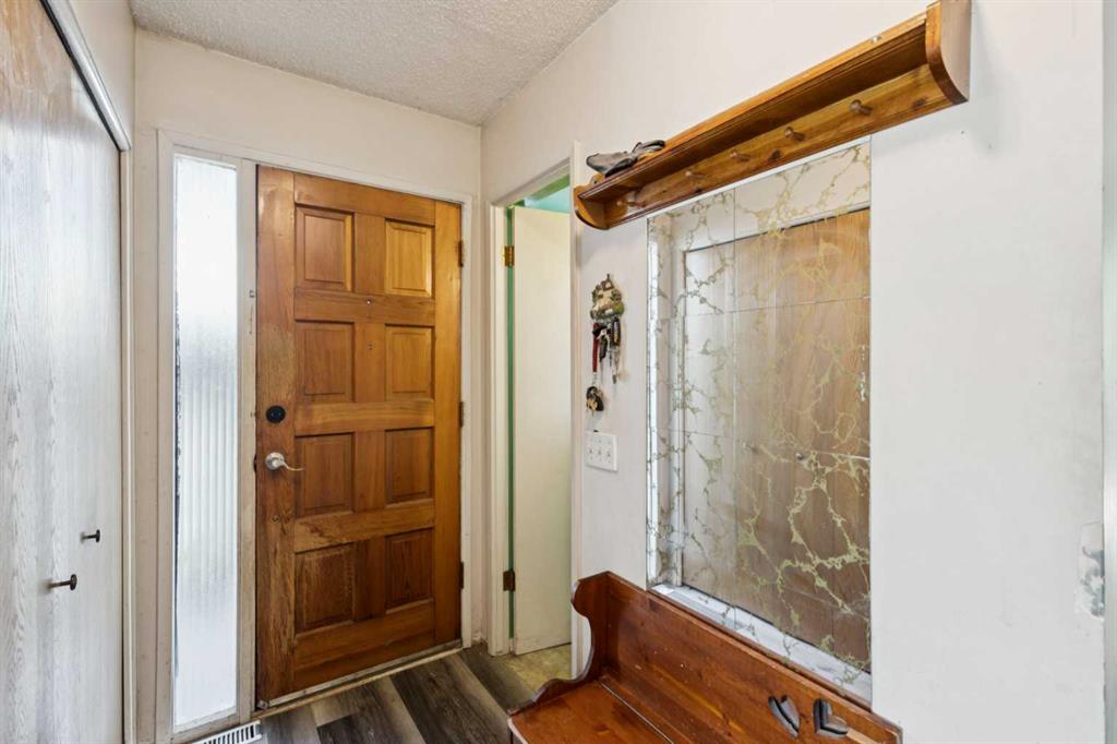 2030 39 Street SE photo 4