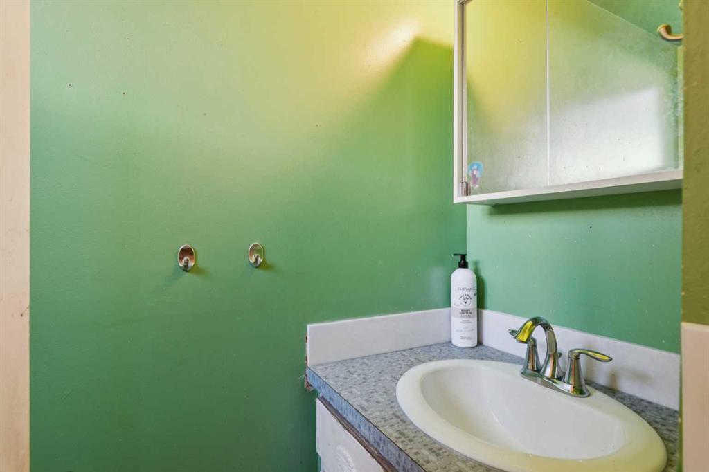 2030 39 Street SE photo 5
