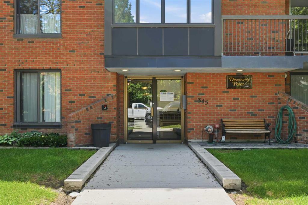 345 4 Avenue NE #201 photo 2