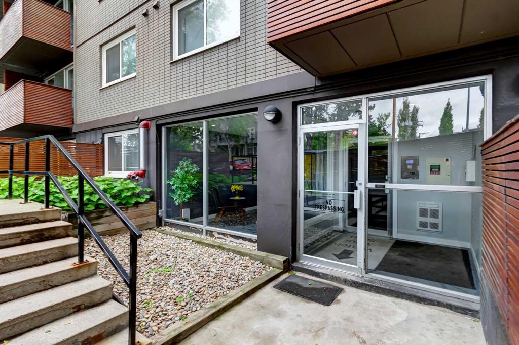 1904 10 Street SW #301 photo 3