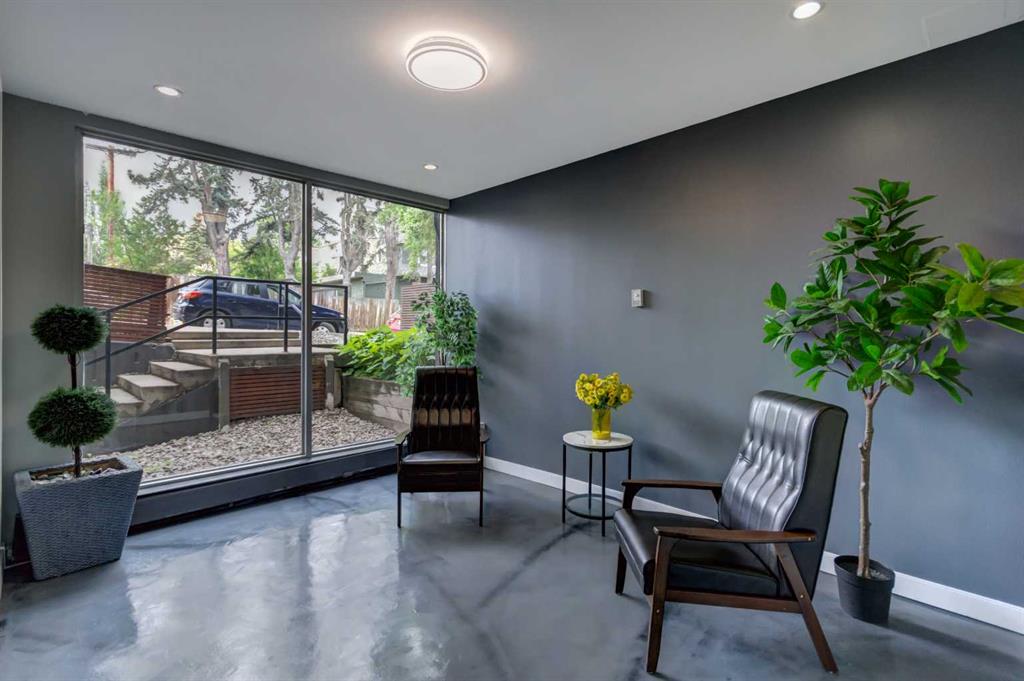 1904 10 Street SW #301 photo 4