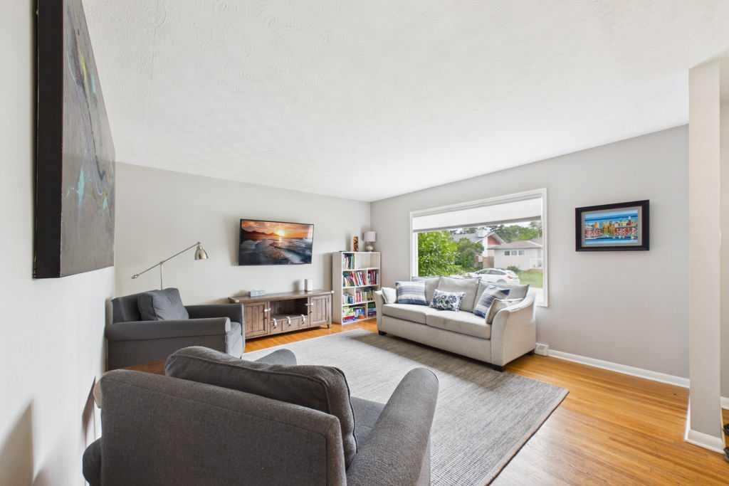 119 Ferncliff Crescent SE photo 5