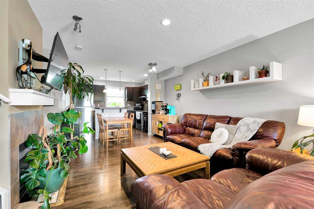 169 Country Village Manor NE photo 2