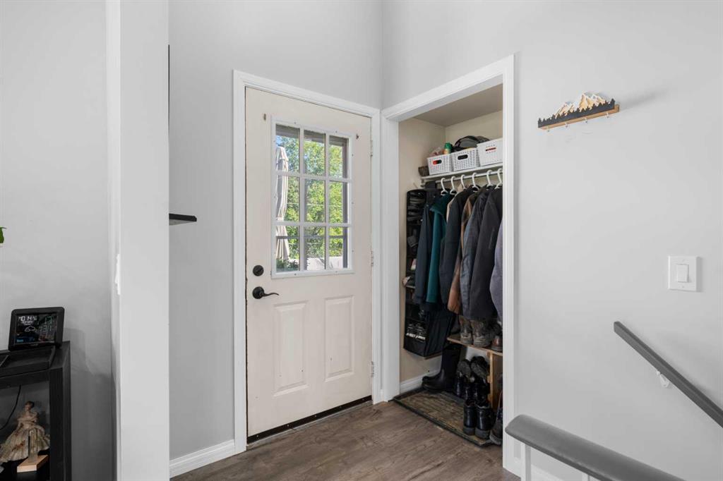 24 Cedardale Rise SW photo 2