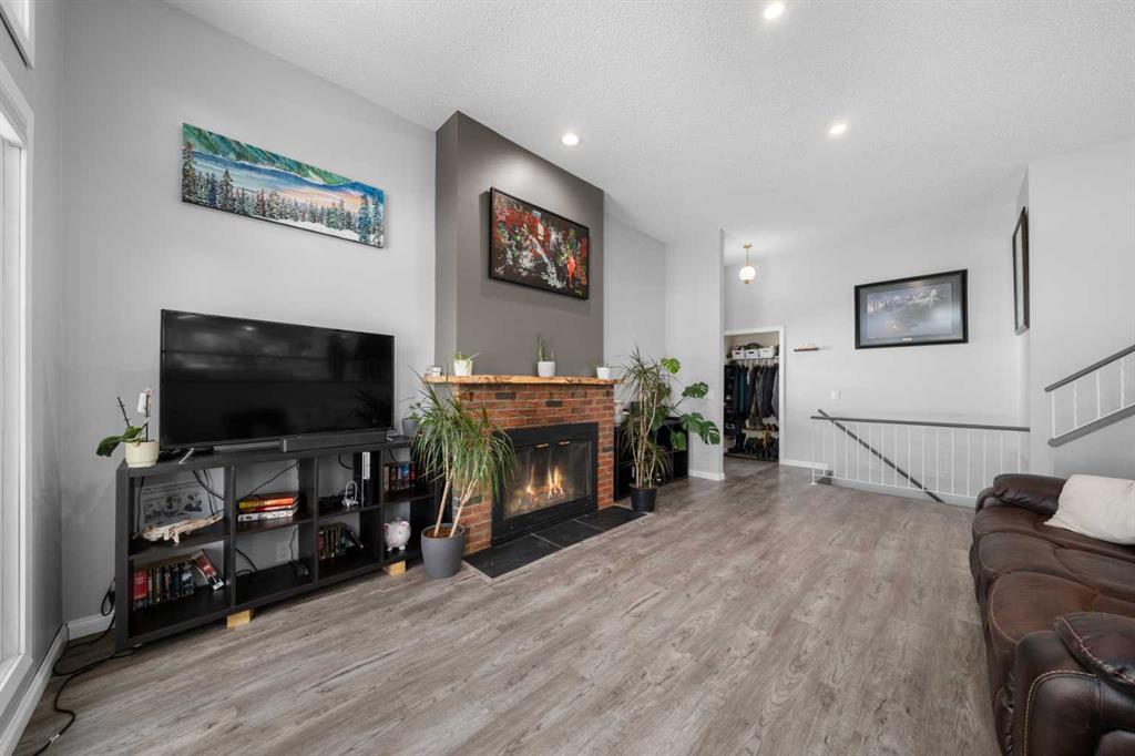 24 Cedardale Rise SW photo 5