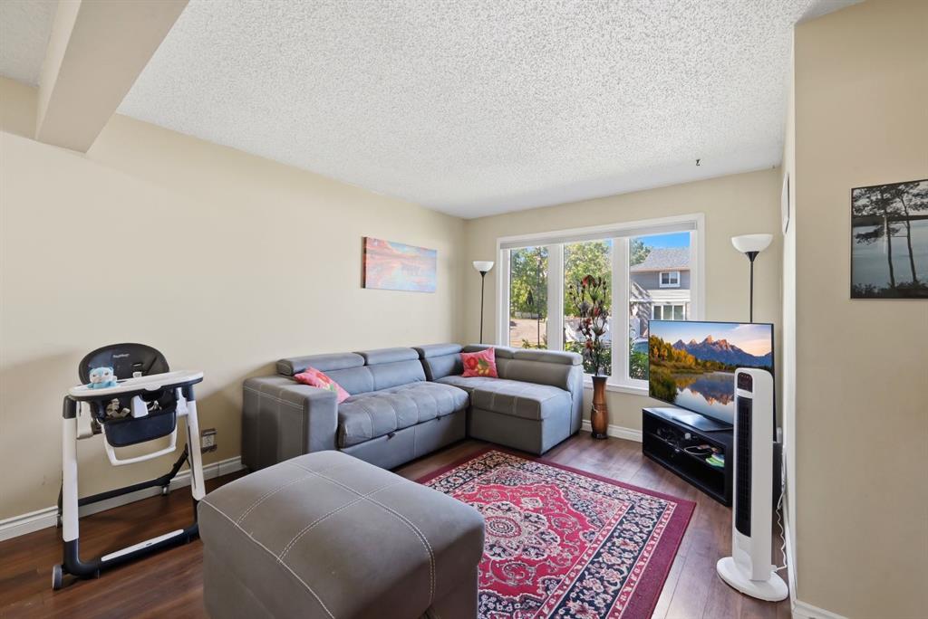 46 Falconer Terrace NE photo 5