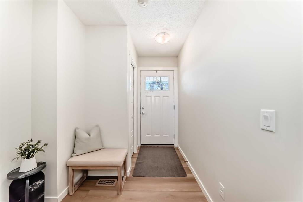 272 Cranbrook Square SE photo 5