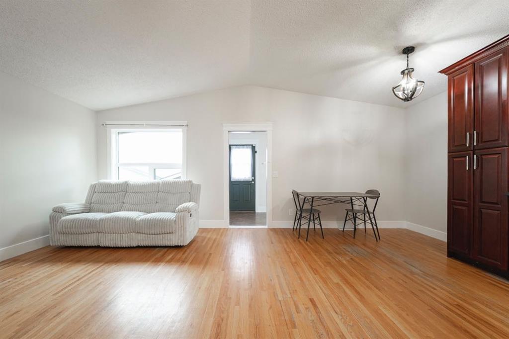 280 Diefenbaker Drive photo 5