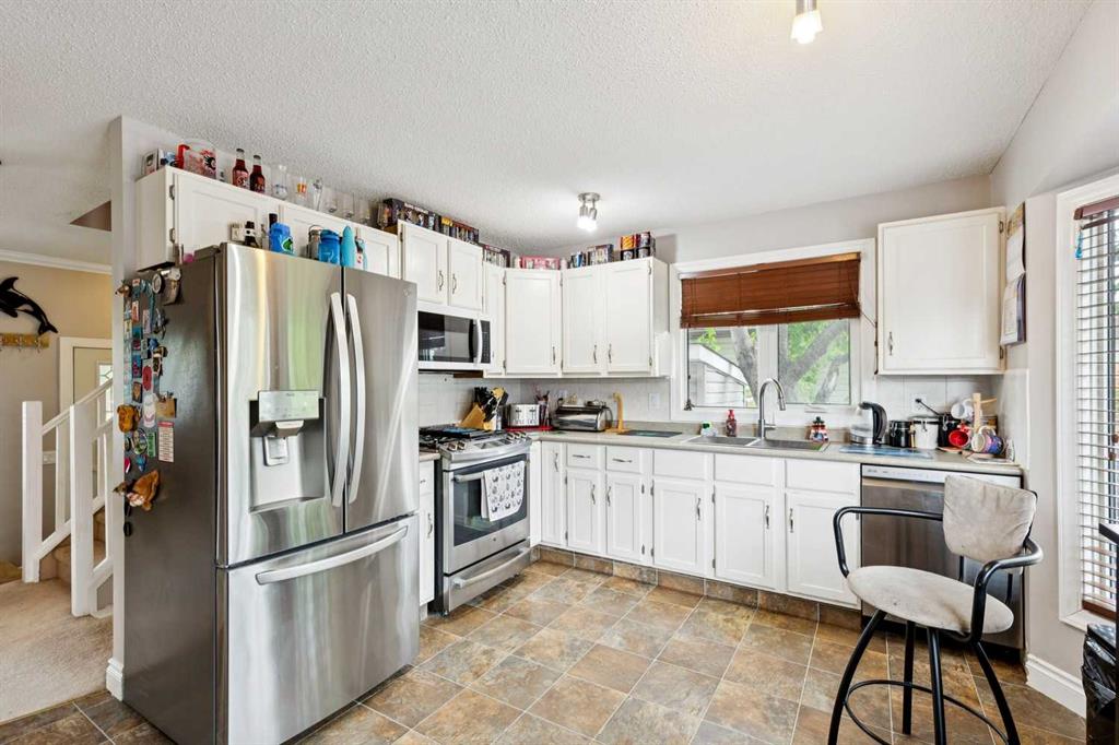 1826 Summerfield Boulevard SE photo 2