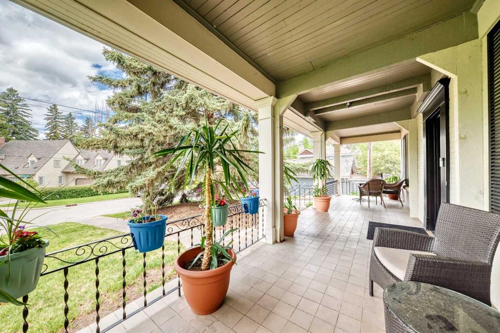 4112 8 Street SW photo 4