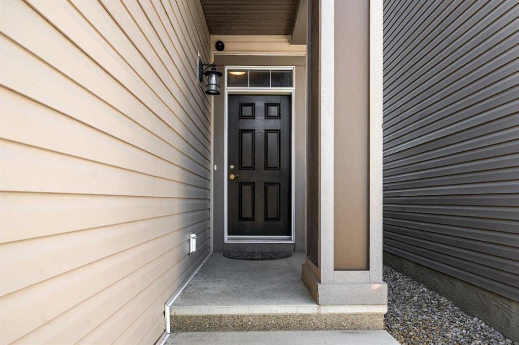 158 Skyview Point Crescent NE photo 2