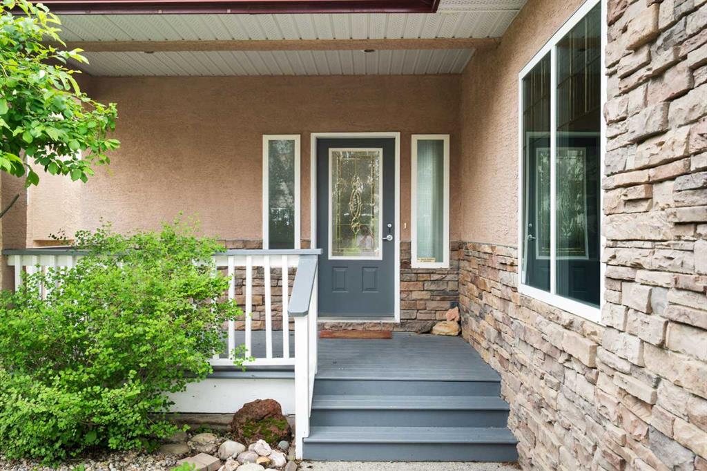 79 Royal Crest Way NW photo 3