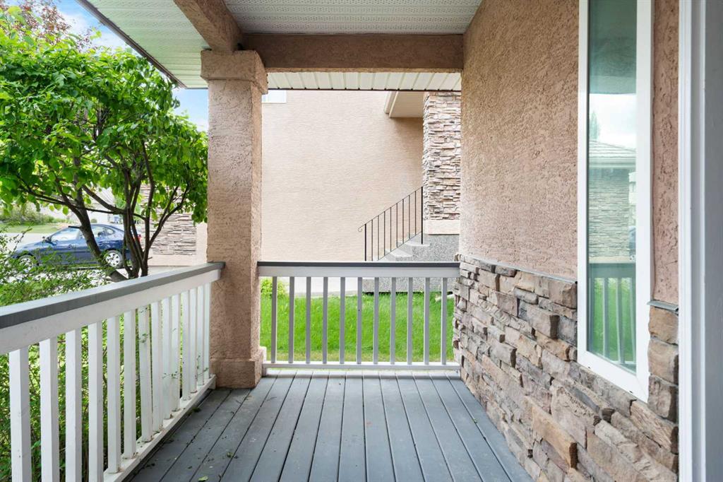 79 Royal Crest Way NW photo 4