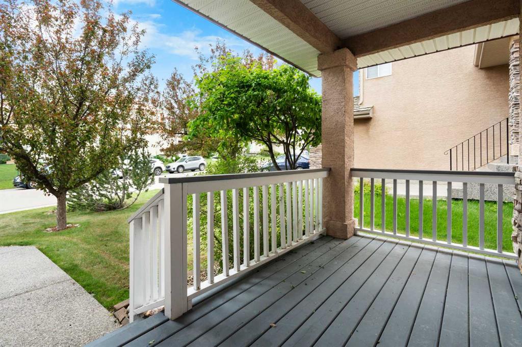 79 Royal Crest Way NW photo 5