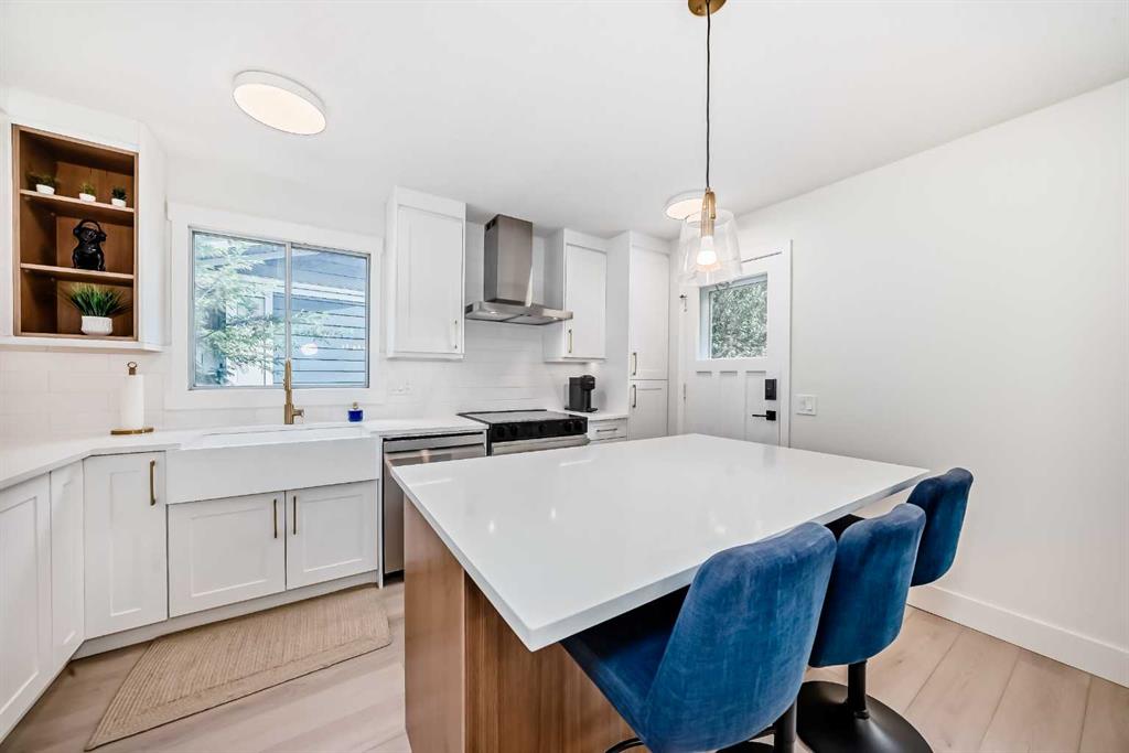 170 Lake Sylvan Close SE photo 5