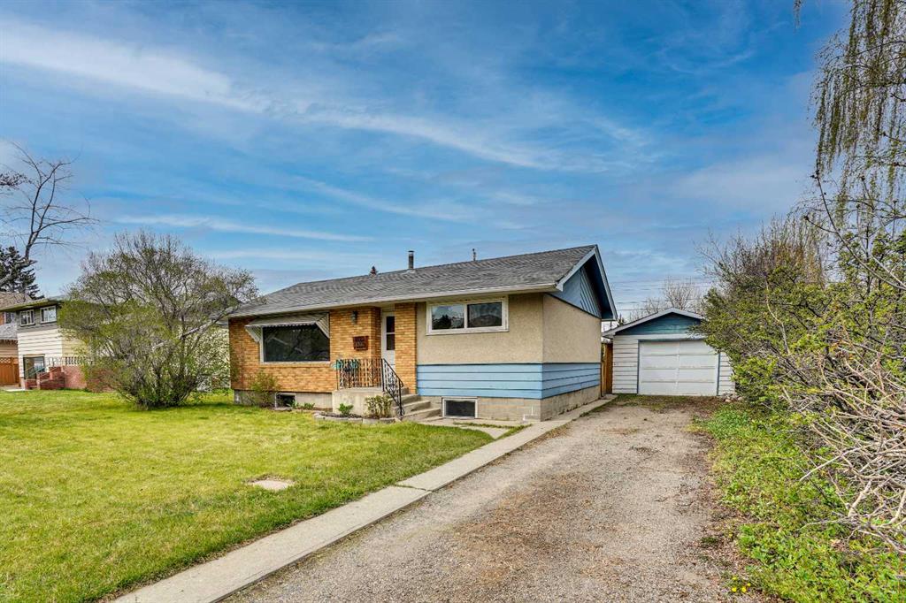 8316 43 Avenue NW photo 2