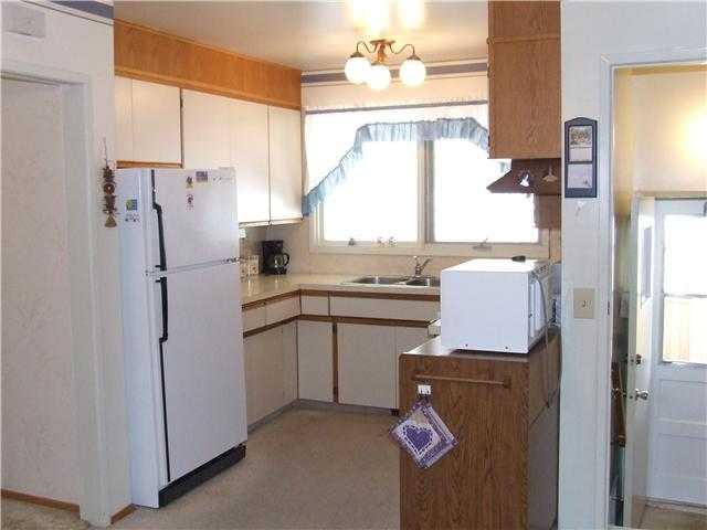 132 Allandale Close SE photo 5