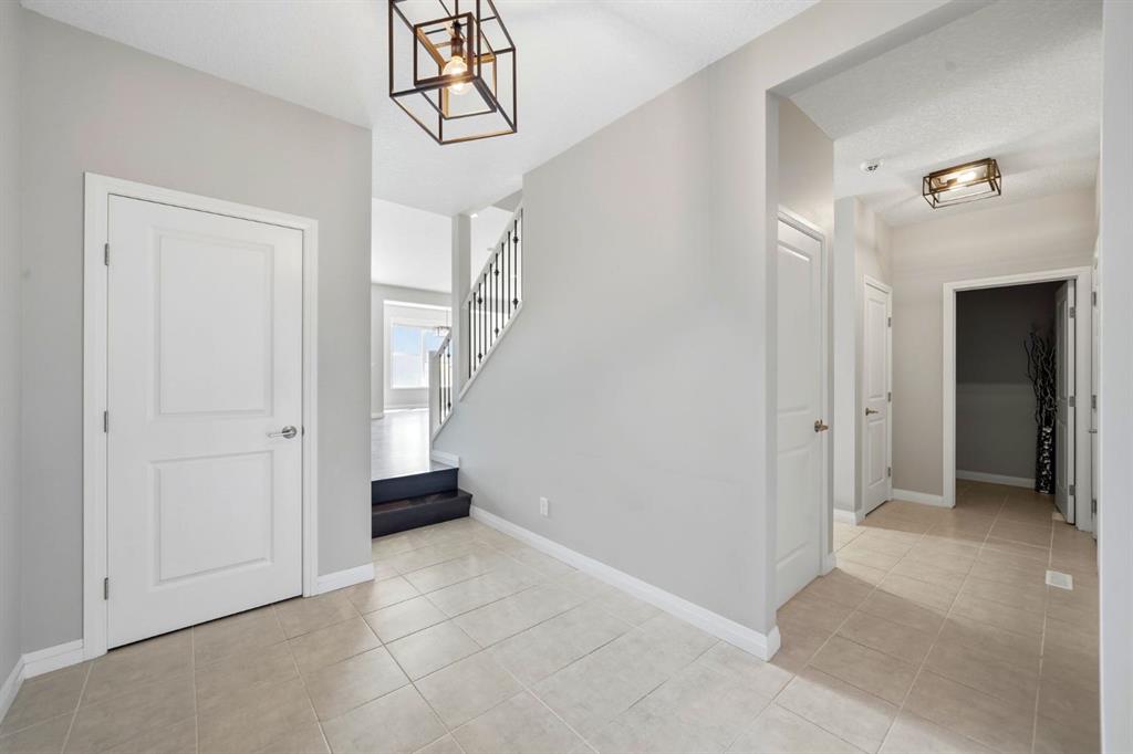 187 Evansfield Way NW photo 3
